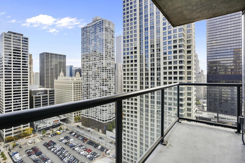 シカゴ Bridgestreet At State And Grandアパートホテル エクステリア 写真